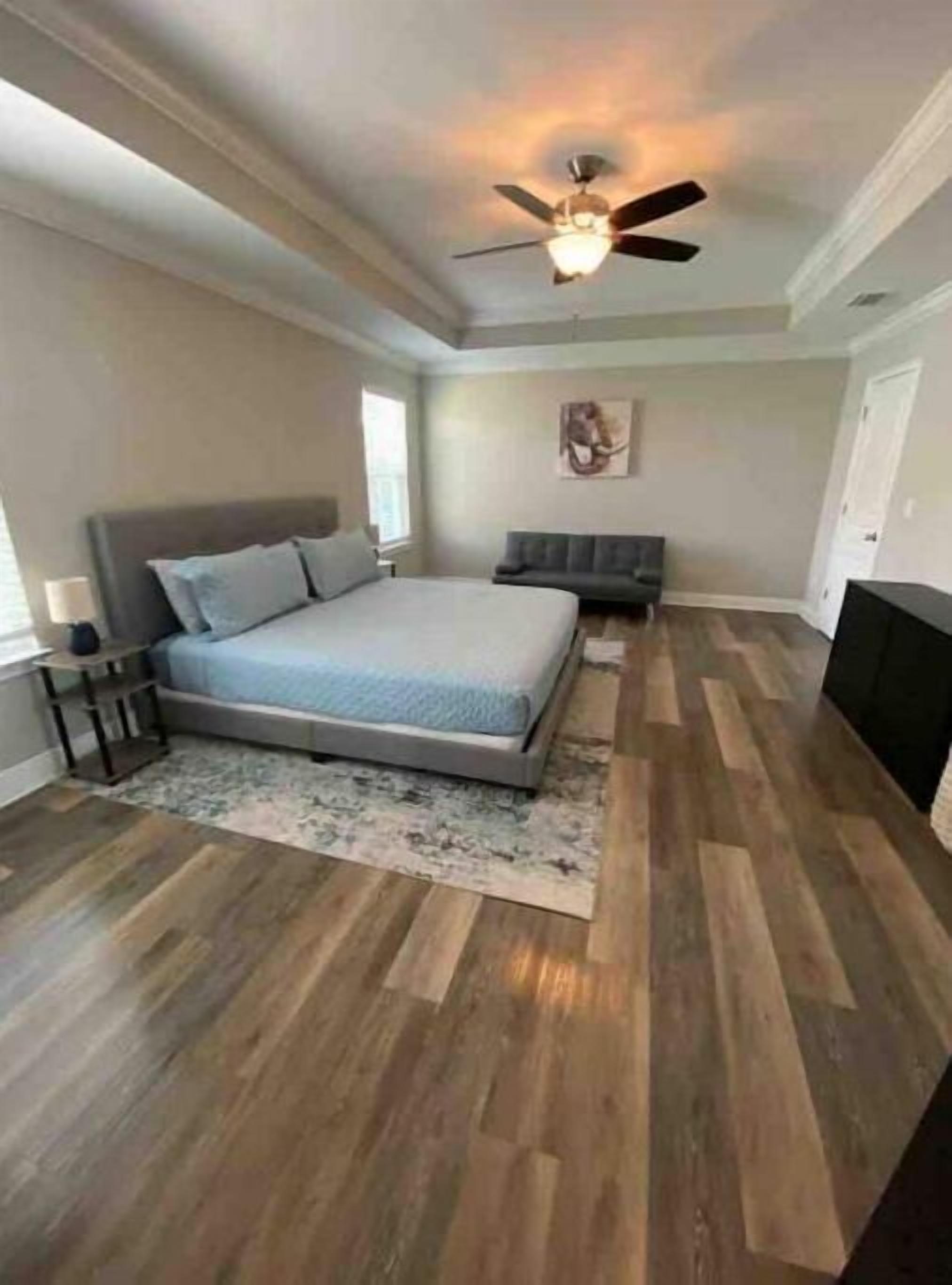 3 bedrooms, desk, iron/ironing board, free WiFi