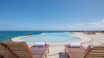 An infinity pool