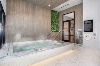 Sauna at Level Chicago Fulton Market