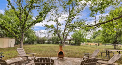 Stylish Remodel, Firepit, Pet Friendly