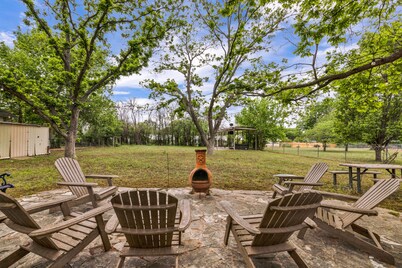 Stylish Remodel, Firepit, Pet Friendly