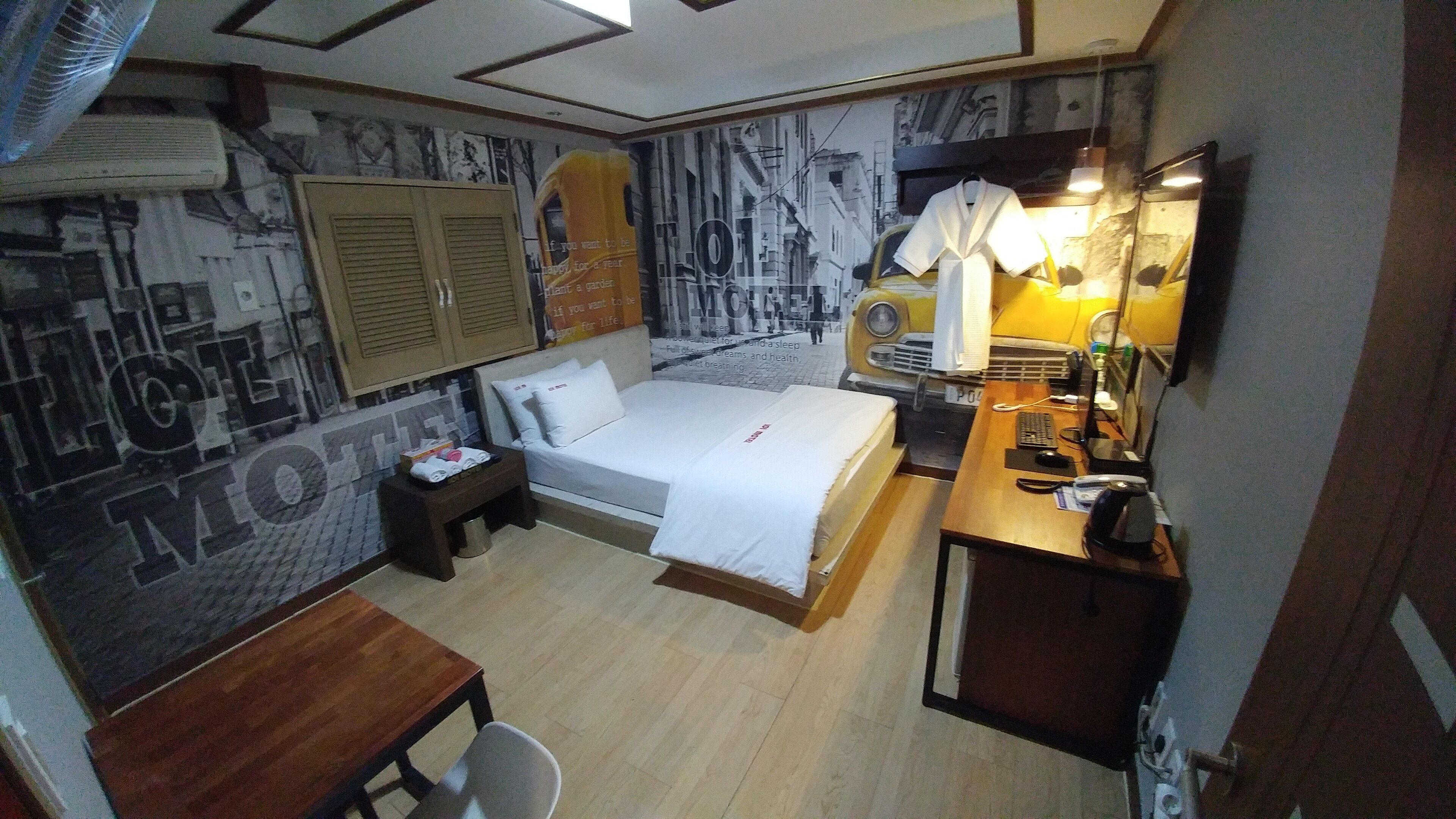 1 bedroom, laptop workspace, free wifi, bed sheets