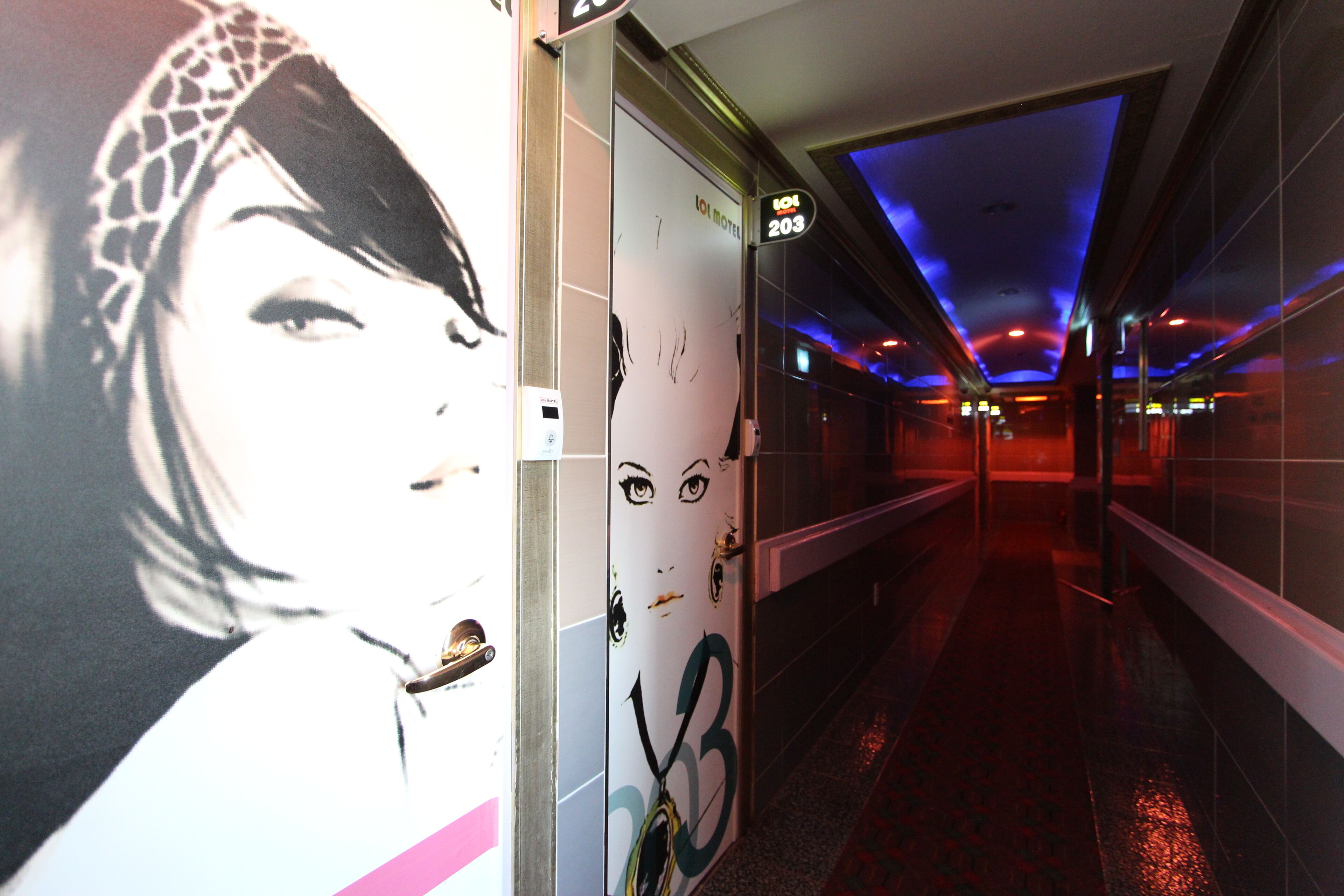 lcd tv, heated floors