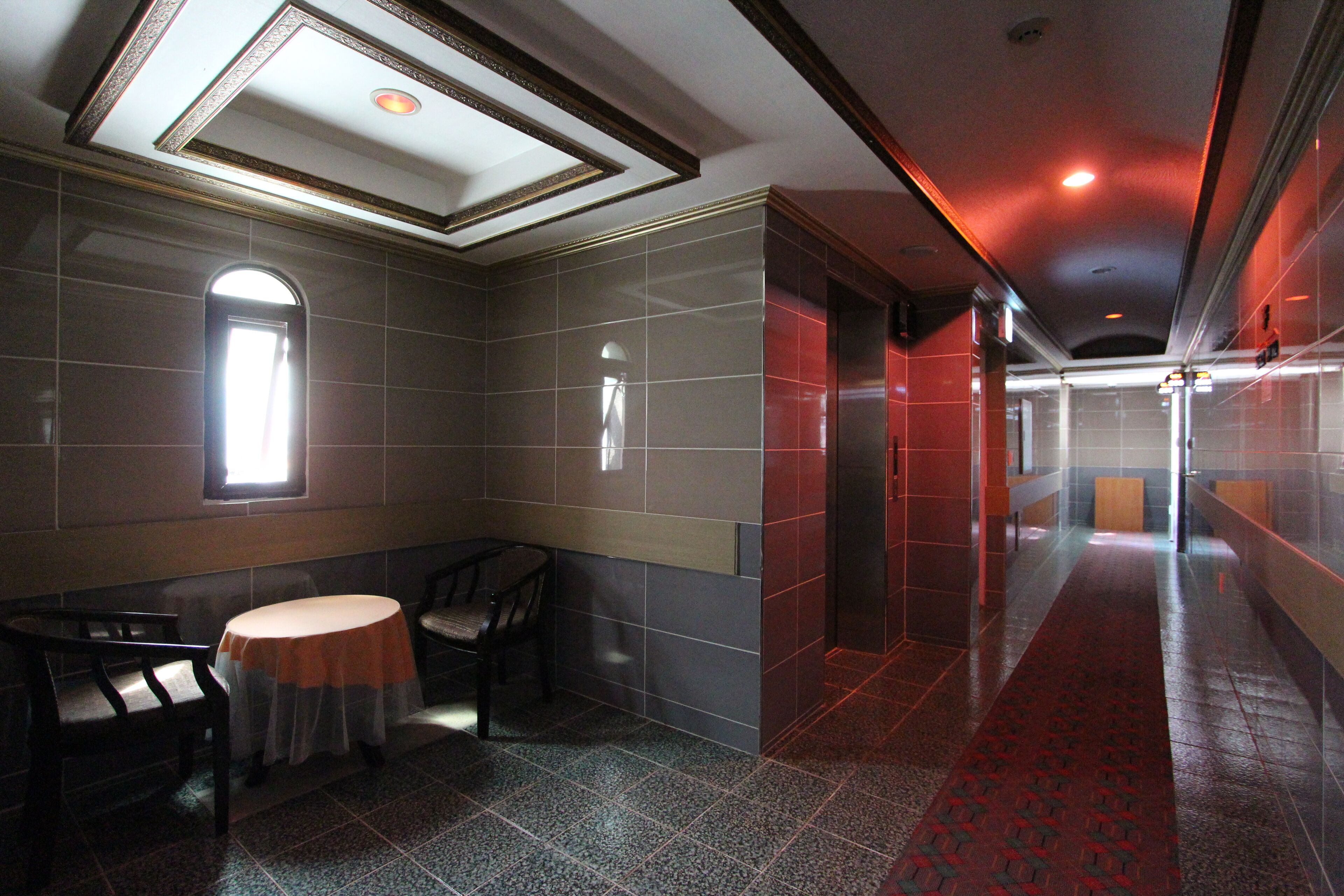 lcd tv, heated floors