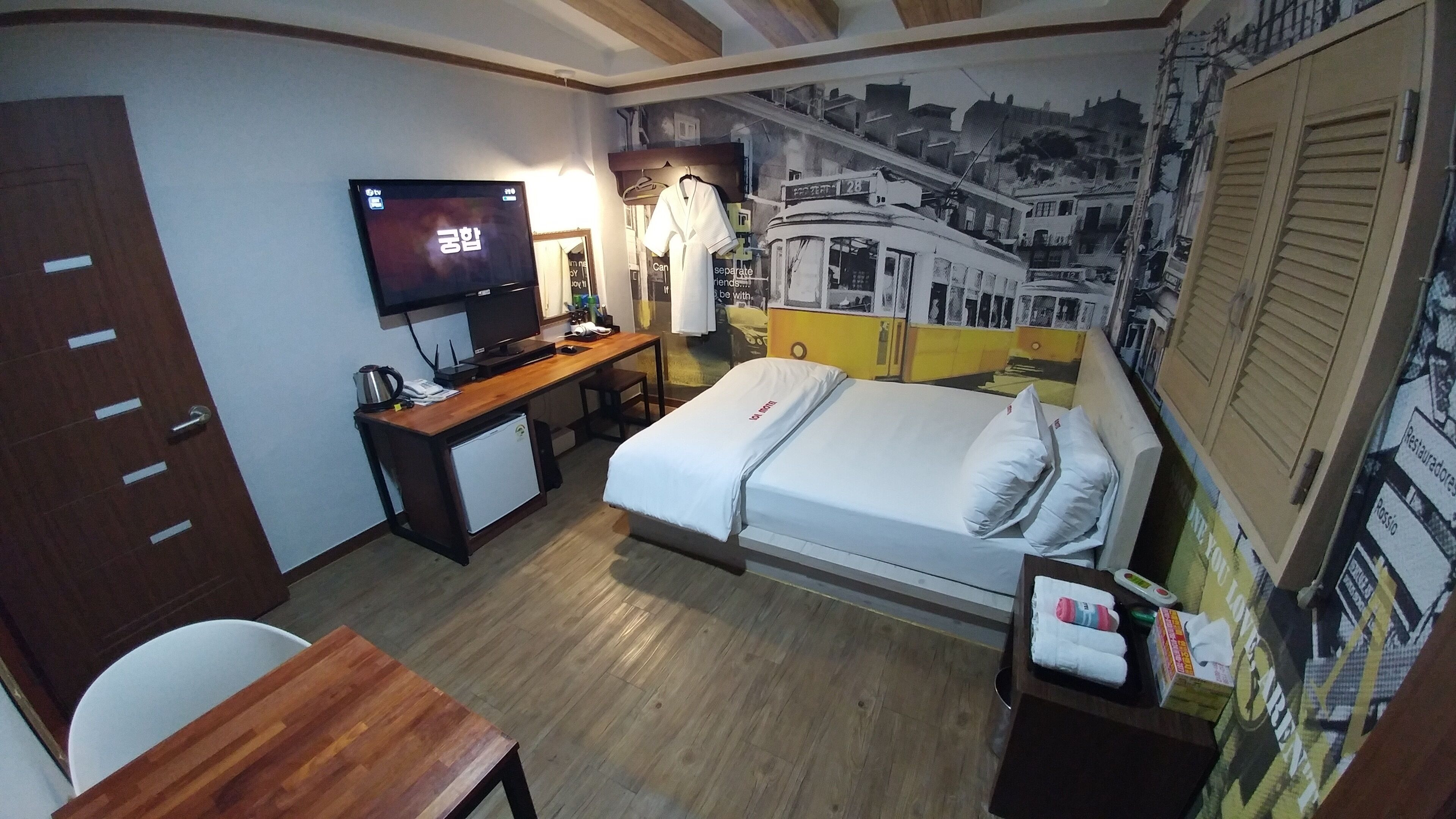 1 bedroom, laptop workspace, free wifi, bed sheets