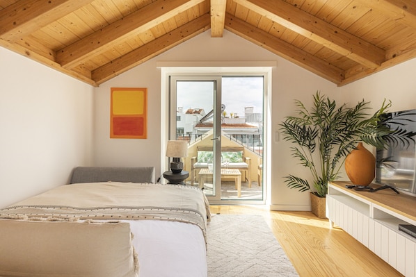 3 chambres, coffre-fort, fer et planche à repasser