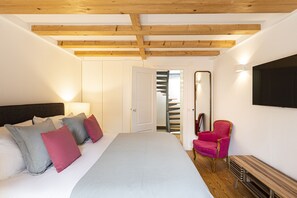 3 bedrooms, iron/ironing board