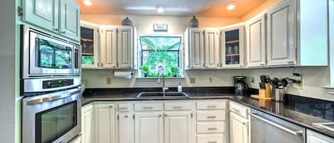 獨棟房屋, 多張床, 庭院 | 私人廚房 | 電冰箱、微波爐、烤箱、爐台