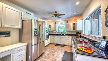 House, Berbilang Katil, Patio | Dapur peribadi | Peti sejuk, ketuhar gelombang mikro, ketuhar, dapur