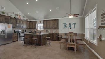 House, Multiple Beds, Patio (9300 River Rd #9) | Private kitchen | Fridge, microwave, oven, stovetop