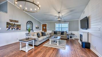 House, Multiple Beds, Patio | Living area | TV