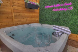 House, Multiple Beds, Hot Tub, City View (603 N Bowie St) | Outdoor spa tub - Bubbles on Bowie Walk to Main St (Fredericksburg)