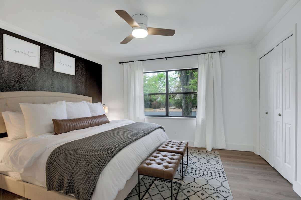 하우스, 침대(여러 개), 온수 욕조, 시내 전망 (603 N Bowie St) | 3 개의 침실, 각각 다른 스타일의 인테리어, 각각 다르게 가구 비치, 침대 시트