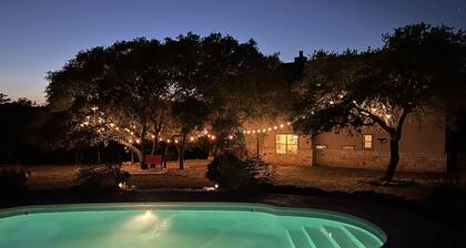 Luxury Home! - Pool - Fire Pit - Near Canyon Lake!