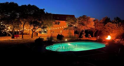 Luxury Home! - Pool - Fire Pit - Near Canyon Lake!