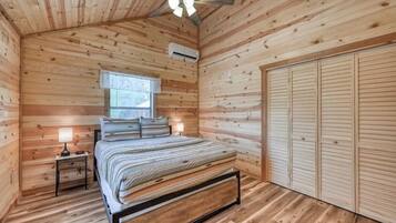 Cabin, Multiple Beds, Hot Tub (682 Old Comfort Opal) | 2 bedrooms, individually decorated, individually furnished, bed sheets