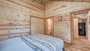 Cabin, Multiple Beds, Hot Tub (682 Old Comfort Opal)