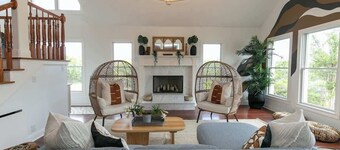 Spicewood Lodge W/pool, Hottub