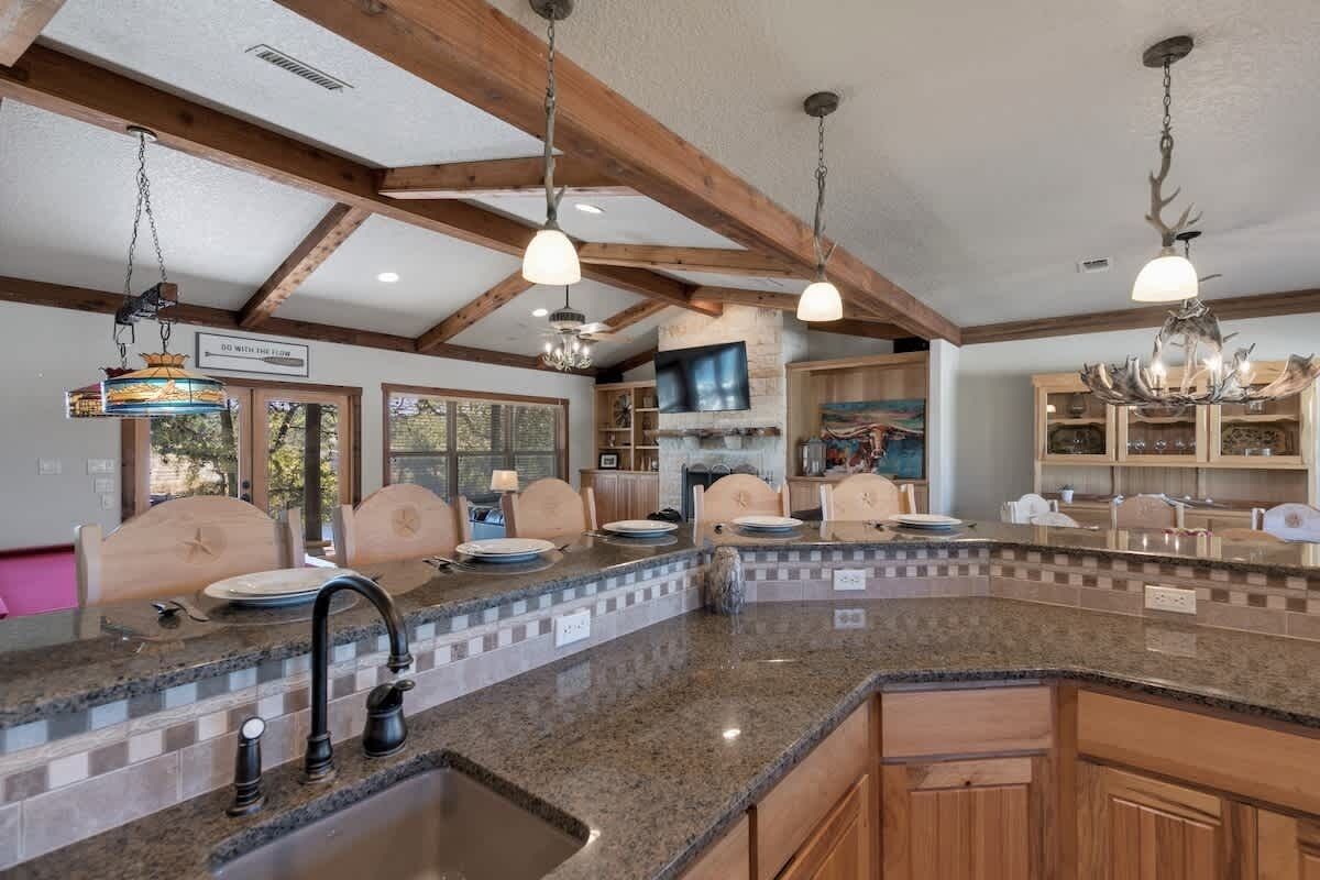 Casa, varias camas, patio (465 Bear Crk M & B) | Restaurantes