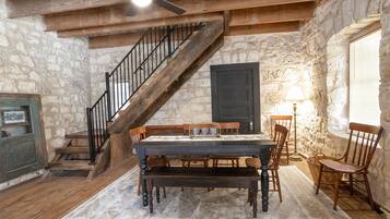 House, Multiple Beds, Hot Tub | Interior