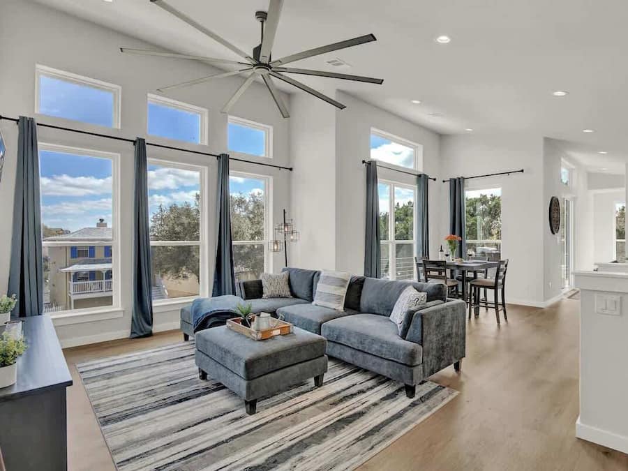 House, Multiple Beds, Pool Access (502 Venture Blvd S) | Living area