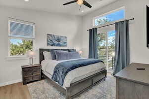 3 habitaciones, decoración personalizada y muebles diferentes 