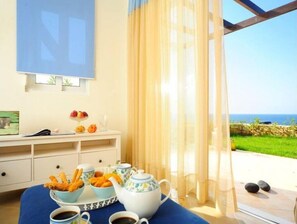 Interior - Villa Avra, amazing sunsets ,excellent seaview ! (Parnormo)