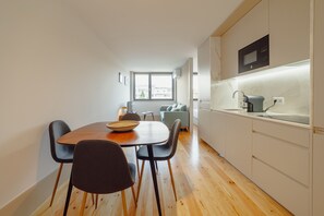 Dining - LEGACY OPORTO DESIGN APARTMENT G by VACATIONY (Oporto)