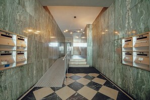 Interior - GRAND APARTMENT MERCADO BOM SUCESSO by VACATIONY (Oporto)