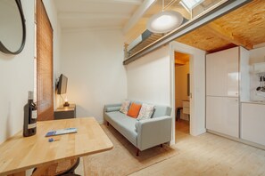 Interior - MEZZANINE STYLISH APARTMENT Q by VACATIONY (Oporto)