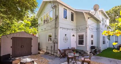 Vintage Coastal Cottage 7bed/3bath