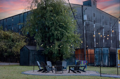 Charming 4BR w/ Fire Pit + Next to Barton 1792