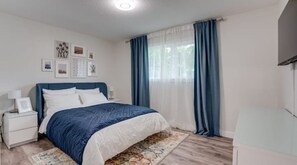 3 bedrooms, travel crib, free WiFi, bed sheets
