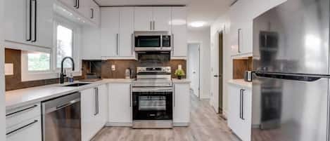 Fridge, microwave, oven, stovetop