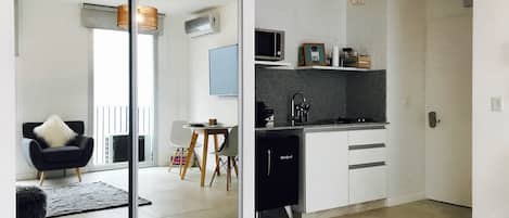 Deluxe Apartment | 1 bedroom, in-room safe, free WiFi, bed sheets