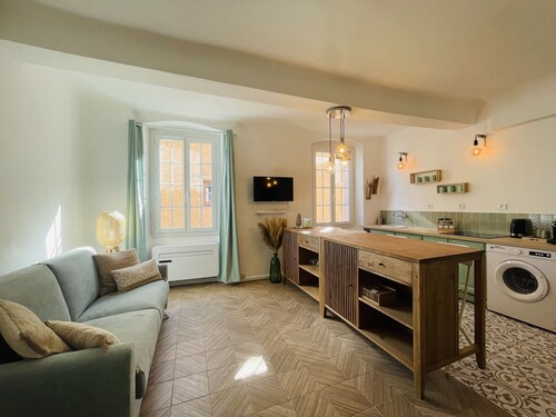 Logement au Coeur du Village Pour 6 « Cocon Sauge »