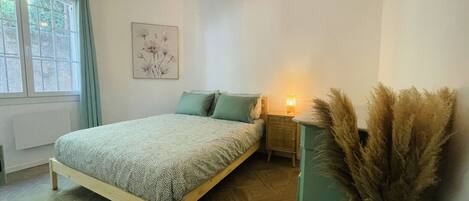 2 عدّة غرف نوم وسرير سفر وواي فاي مجانًا وملاءات أسرّة