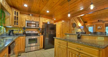 Walk to the River! 3 Story Cabin w/ Firepit~ Games ~ Fireplace~Covered deck!