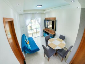 Departamento familiar | Área de sala de estar | Smart TV, Netflix, películas de estreno y servicios de streaming