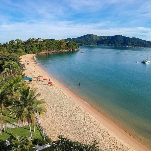 Departamento familiar | Playa | Playa en los alrededores, playa de arena blanca y vóleibol de playa