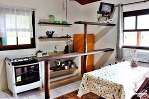 Basic Chalet | Private kitchen - Eco Chalés Luar das Marés (Ubatuba)