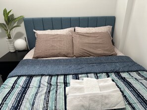 1 bedroom, desk, free WiFi, bed sheets