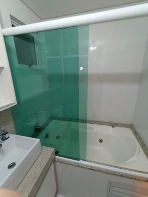 Apartment | Bathroom