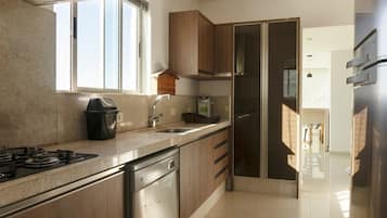 Apartamento | Cozinha privada | Micro-ondas