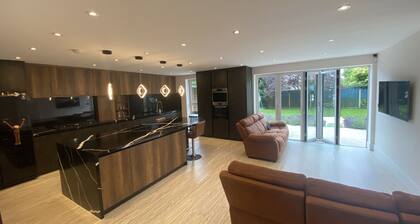 High Spec Luxurious 5 Bedroom House