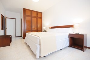 In-room safe, individually decorated, individually furnished, desk