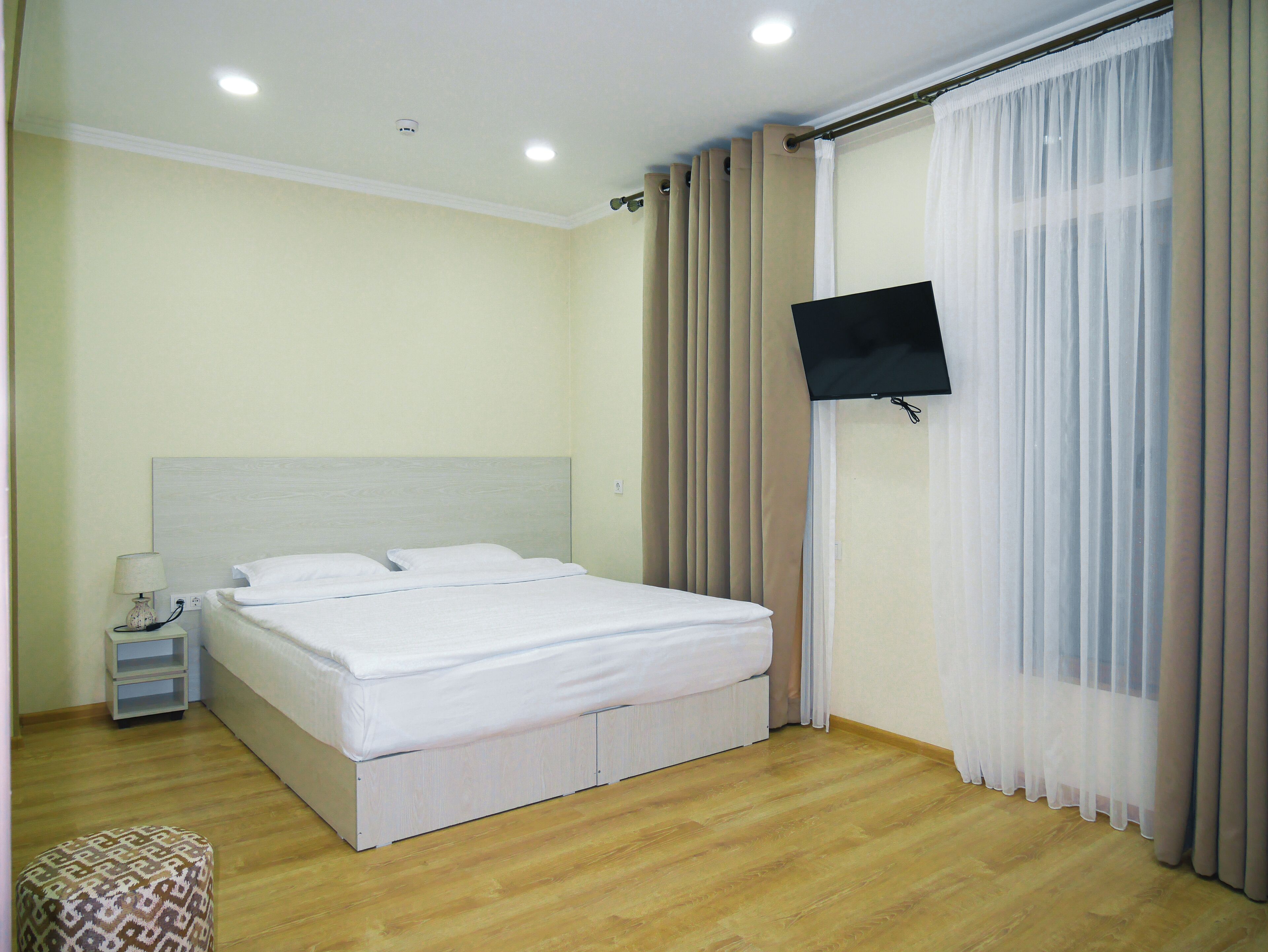 Double Room | Blackout drapes, soundproofing, iron/ironing board, free WiFi