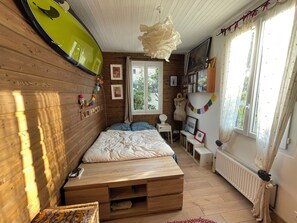 3 bedrooms, WiFi, bed sheets