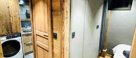 3 chambres, fer et planche à repasser, Wi-Fi gratuit, draps fournis