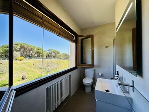 Douche, serviettes fournies
